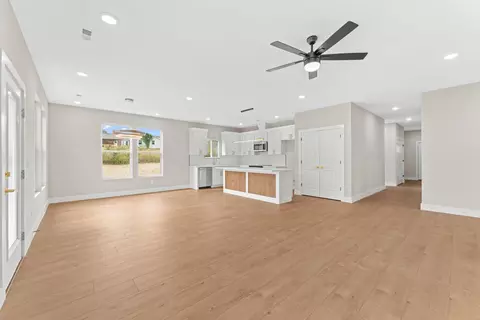 Living - 202 Fraley Dr, Inman, SC 29349 photo 3 of 6