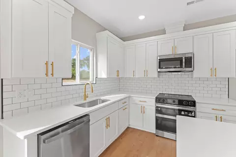 Kitchen - 202 Fraley Dr, Inman, SC 29349 photo 4 of 4