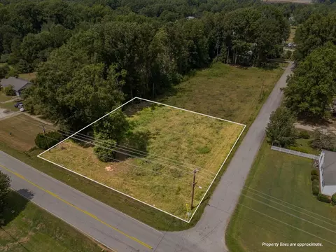 2 Marshall Circle, Greenwood, SC 29646
