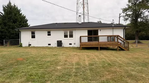 Exterior - 926 E Main St, Duncan, SC 29334 photo 4 of 7