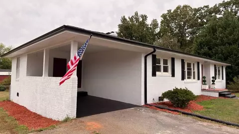 Exterior - 926 E Main St, Duncan, SC 29334 photo 2 of 7