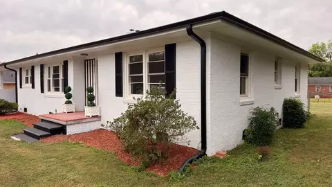 Exterior - 926 E Main St, Duncan, SC 29334 photo 3 of 7