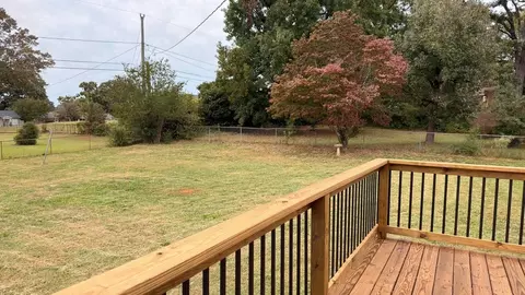 Exterior - 926 E Main St, Duncan, SC 29334 photo 5 of 7