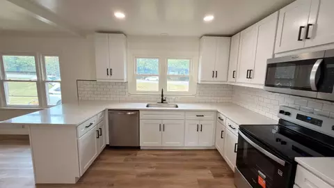 Kitchen - 926 E Main St, Duncan, SC 29334 photo 4 of 4