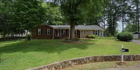 92 Sun Valley Rd, Boiling Springs, SC 29316