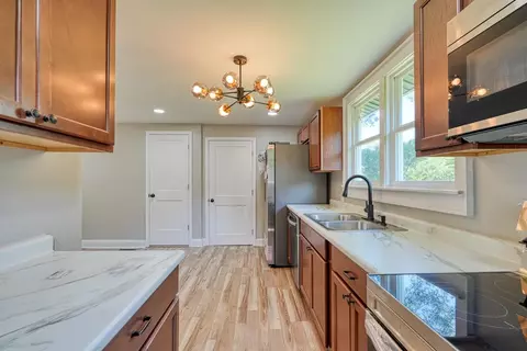 Kitchen - 125 Cunningham St, Arcadia, SC 29320 photo 5 of 5