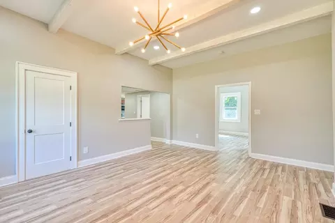 Living - 125 Cunningham St, Arcadia, SC 29320 photo 6 of 9
