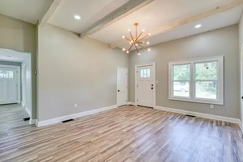 Living - 125 Cunningham St, Arcadia, SC 29320 photo 8 of 9