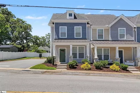 284 E Hayne St, Woodruff, SC 29388