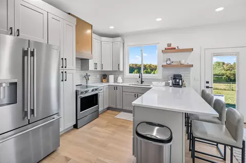 Kitchen - 369 Beason Rd, Gaffney, SC 29341 photo 5 of 8