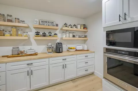 Kitchen - 369 Beason Rd, Gaffney, SC 29341 photo 4 of 8