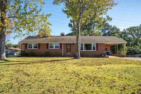 113 Convair Dr, Spartanburg, SC 29301