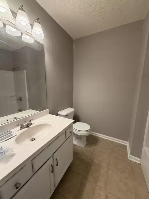 Bath - 804 Amarillo Dr, Moore, SC 29369 photo 2 of 2