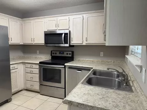 Kitchen - 804 Amarillo Dr, Moore, SC 29369 photo 1 of 2