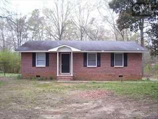 105 Green Acres Ct, Silverstreet, SC 29145