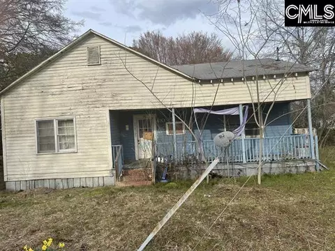 410 W Dargan St, Dillon, SC 29536 photo 1