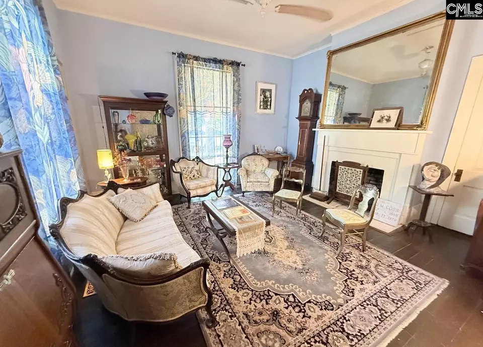 Living - 808 Boundary St, Newberry, SC 29108 photo 3 of 3