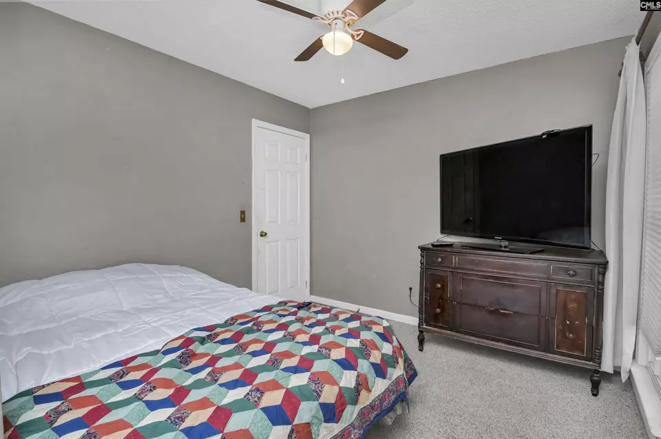 Bedroom - 2 Forest Trace Ct, Forest Acres, SC 29204 photo 4 of 8