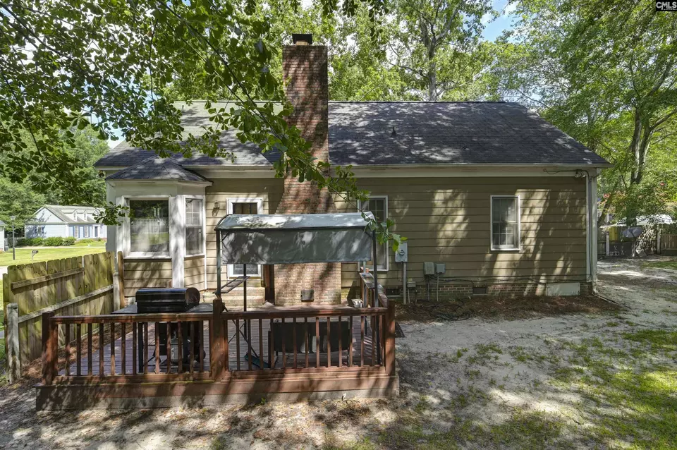Exterior - 2 Forest Trace Ct, Forest Acres, SC 29204 photo 4 of 12