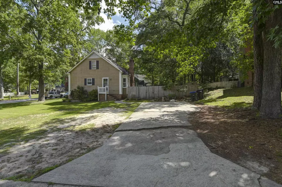 Exterior - 2 Forest Trace Ct, Forest Acres, SC 29204 photo 8 of 12