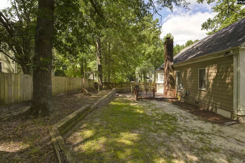 Exterior - 2 Forest Trace Ct, Forest Acres, SC 29204 photo 6 of 12