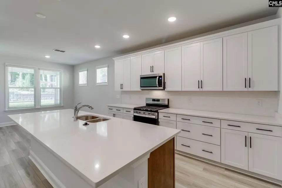 Kitchen - 667 Carters Grove Ln, Blythewood, SC 29016 photo 3 of 4