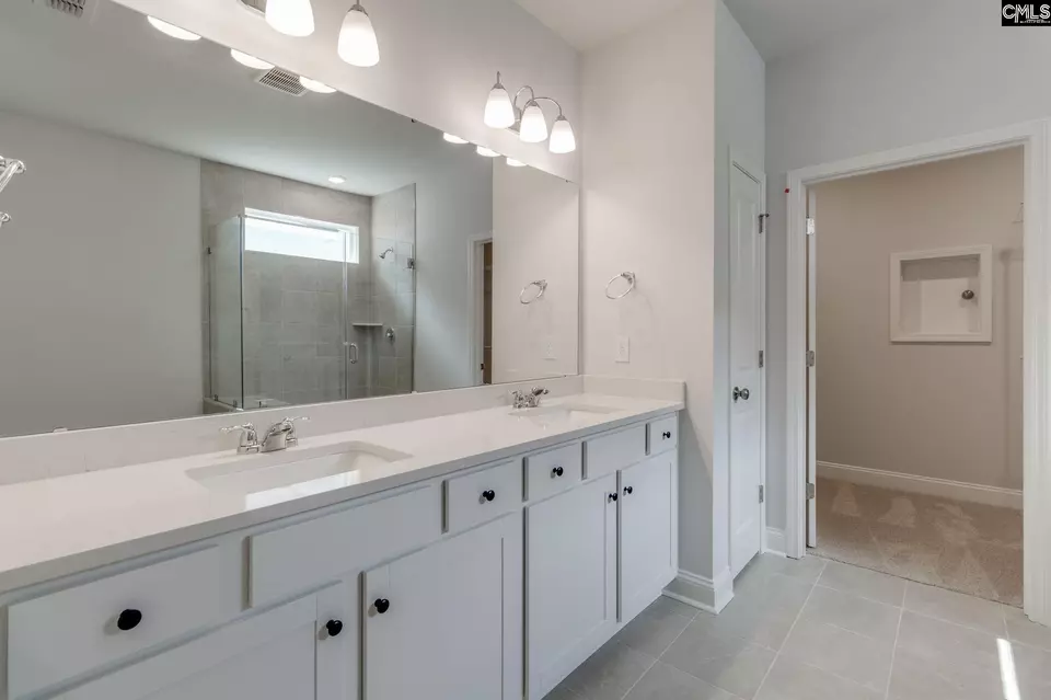 Bath - 667 Carters Grove Ln, Blythewood, SC 29016 photo 2 of 4