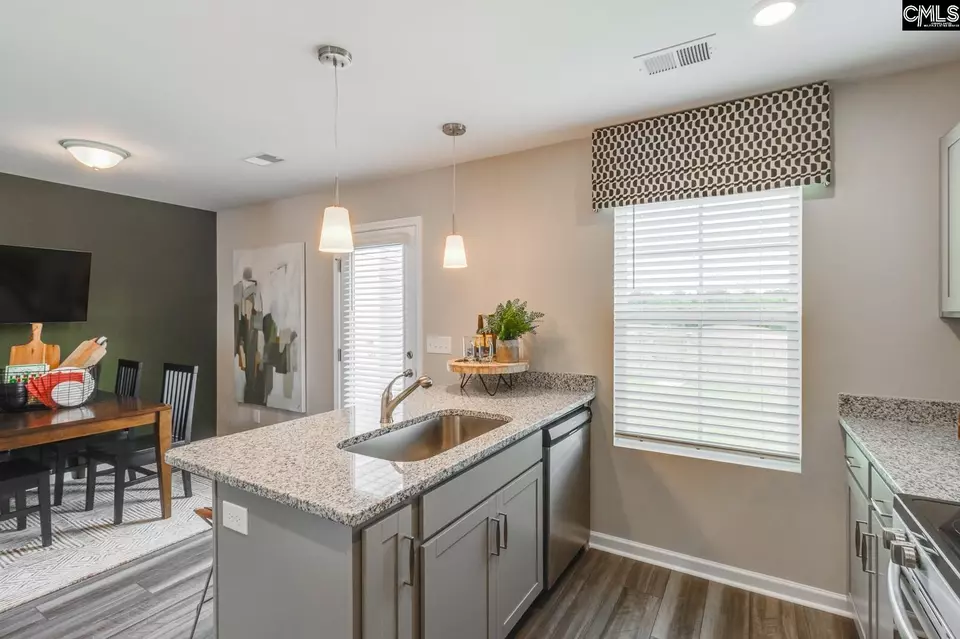 Kitchen - 1062 Astoria Dr, Columbia, SC 29229 photo 3 of 4