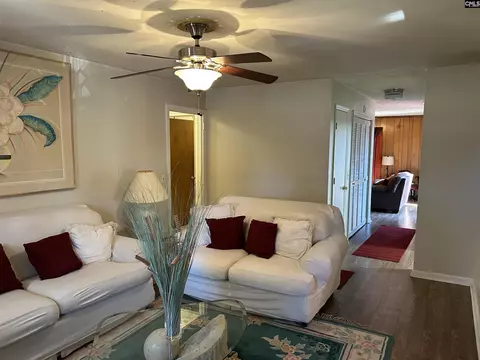 Living - 1411 E Harrison Ext St, Dillon, SC 29536 photo 2 of 2