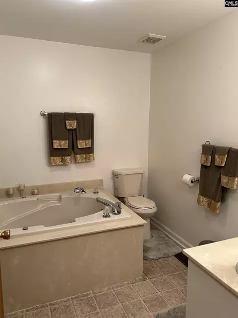 Bath - 1411 E Harrison Ext St, Dillon, SC 29536 photo 1 of 7