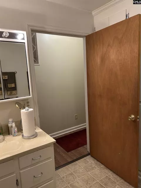 Bath - 1411 E Harrison Ext St, Dillon, SC 29536 photo 3 of 7