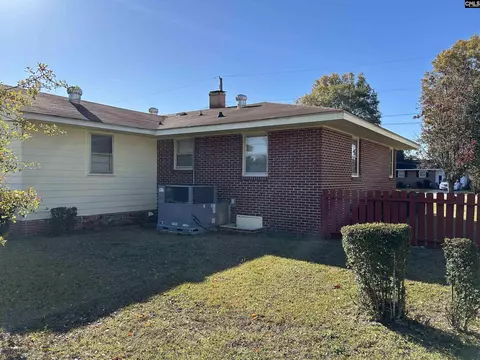 Exterior - 1411 E Harrison Ext St, Dillon, SC 29536 photo 12 of 12
