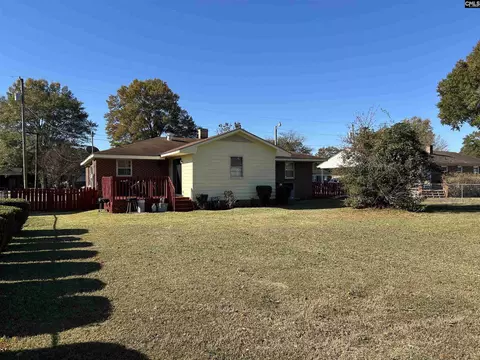 Exterior - 1411 E Harrison Ext St, Dillon, SC 29536 photo 10 of 12