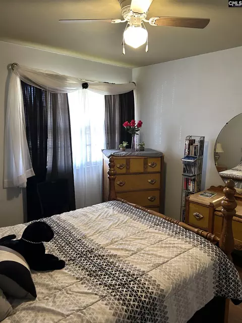 Bedroom - 1411 E Harrison Ext St, Dillon, SC 29536 photo 2 of 8