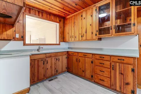 Kitchen - 6100 Springfield Rd, Williston, SC 29853 photo 3 of 4