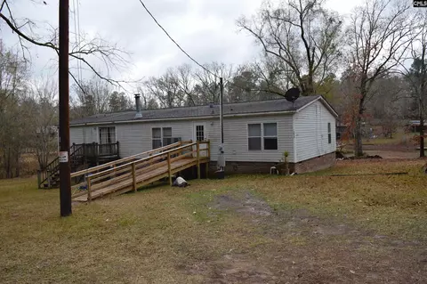 1613 Lakeshore Rd, Camden, SC 29020