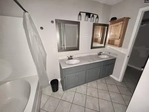 Bath - 3315 Oleander Dr, Sumter, SC 29154 photo 1 of 3