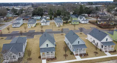 762 Poplar St, Cayce, SC 29033