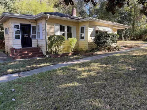 422 Blossom St, Batesburg, SC 29006