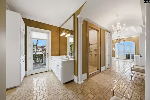 Bath - 180 Lillian St, Gilbert, SC 29054 photo 4 of 8
