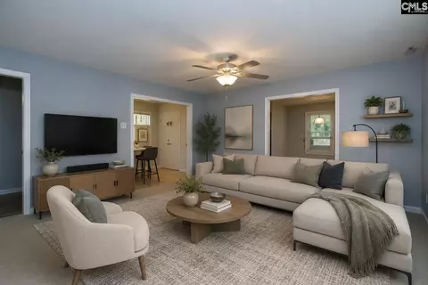 Living - 392 Eagle Pointe Dr, Chapin, SC 29036 photo 4 of 8