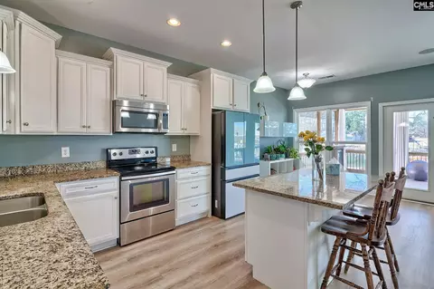 Kitchen - 417 Dot Ct, Gilbert, SC 29054 photo 4 of 4