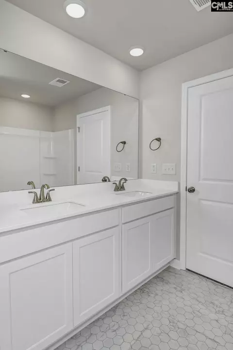 Bath - 1069 Tabor Pl, Aiken, SC 29801 photo 4 of 11