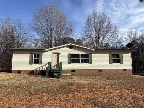 6726 E Peach Rd, Ridgeway, SC 29130