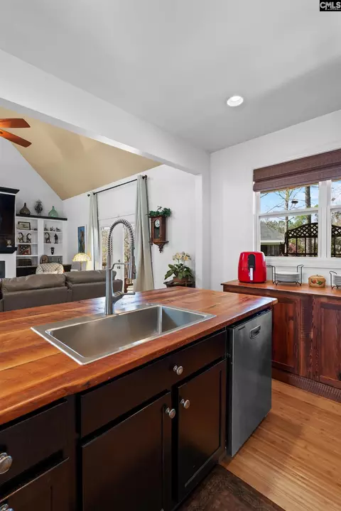 Kitchen - 157 Blue Wing Dr, Gilbert, SC 29054 photo 4 of 6