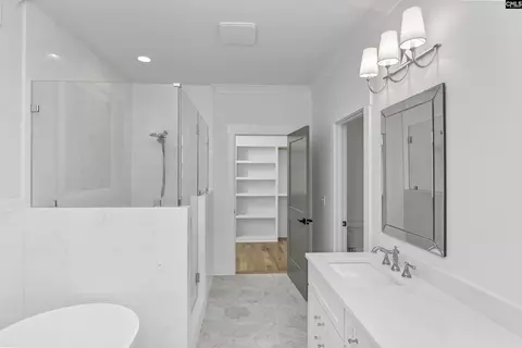 Bath - 701 Peninsula Dr, Prosperity, SC 29127 photo 3 of 10