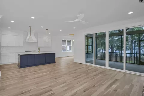 Living - 701 Peninsula Dr, Prosperity, SC 29127 photo 3 of 4