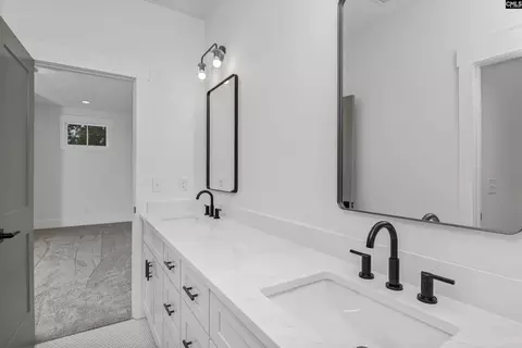 Bath - 701 Peninsula Dr, Prosperity, SC 29127 photo 7 of 10