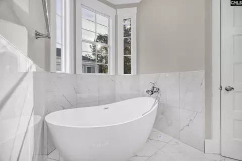 Bath - 111 Buccaneer Pl, Leesville, SC 29070 photo 5 of 11