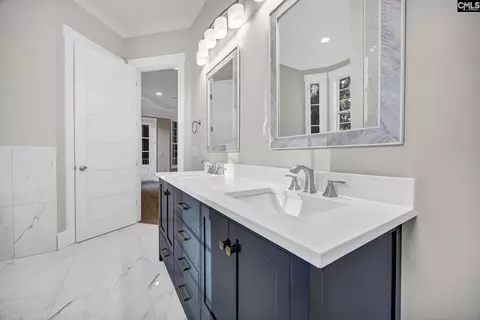 Bath - 111 Buccaneer Pl, Leesville, SC 29070 photo 3 of 11